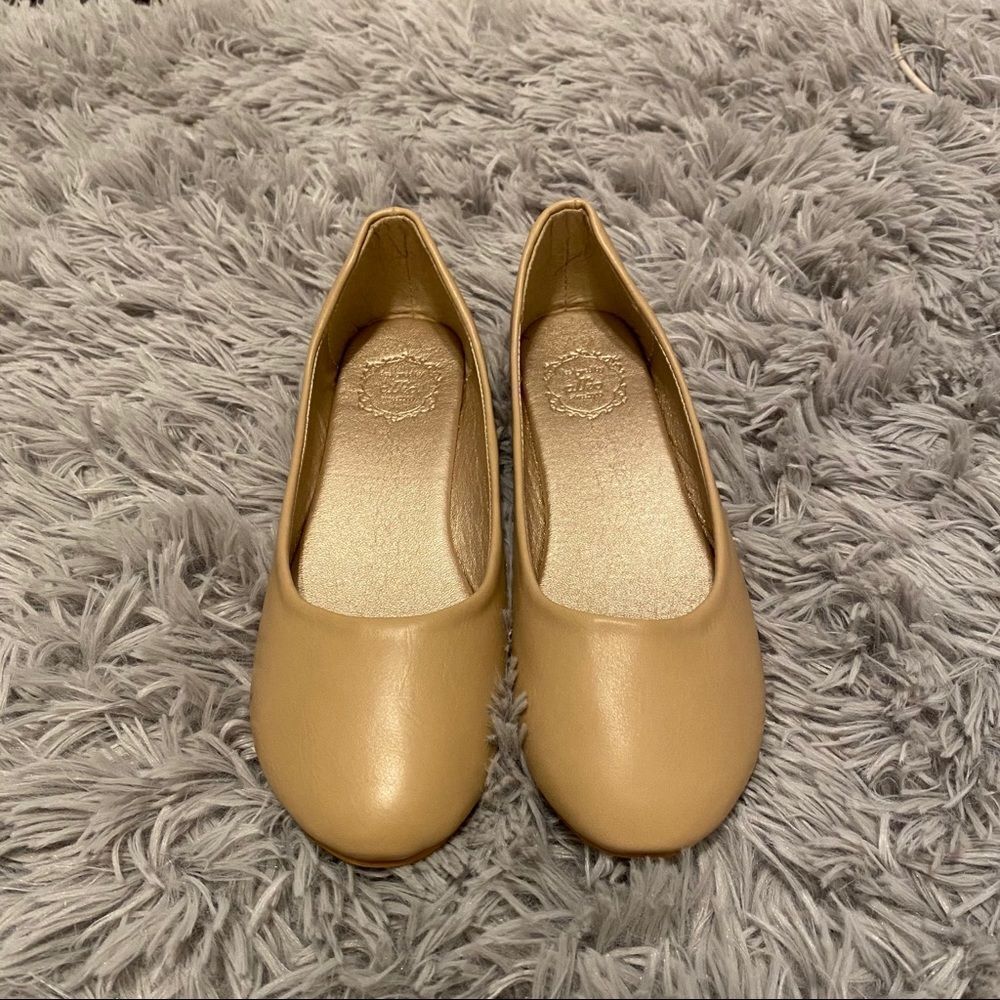 Nude Flats